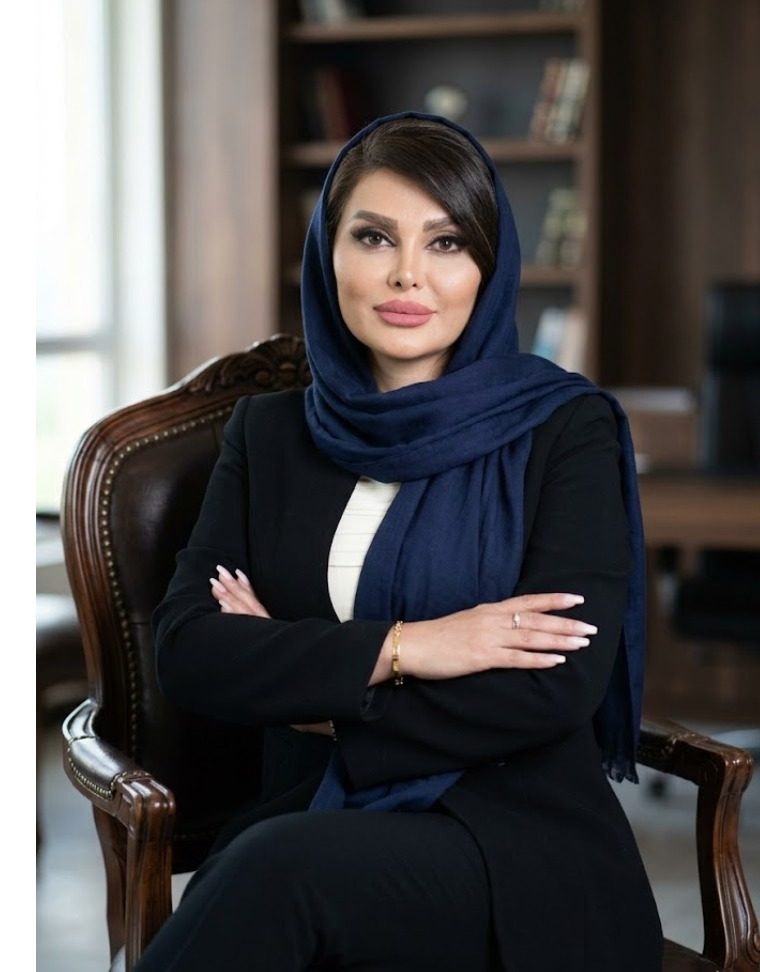 نوش‌آفرین رضائی، وکیل پایه یک دادگستری ایران